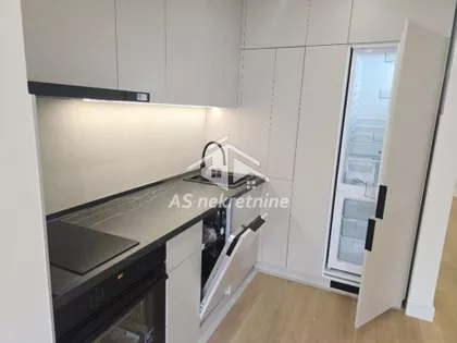 Autokomanda | 4zida.rs