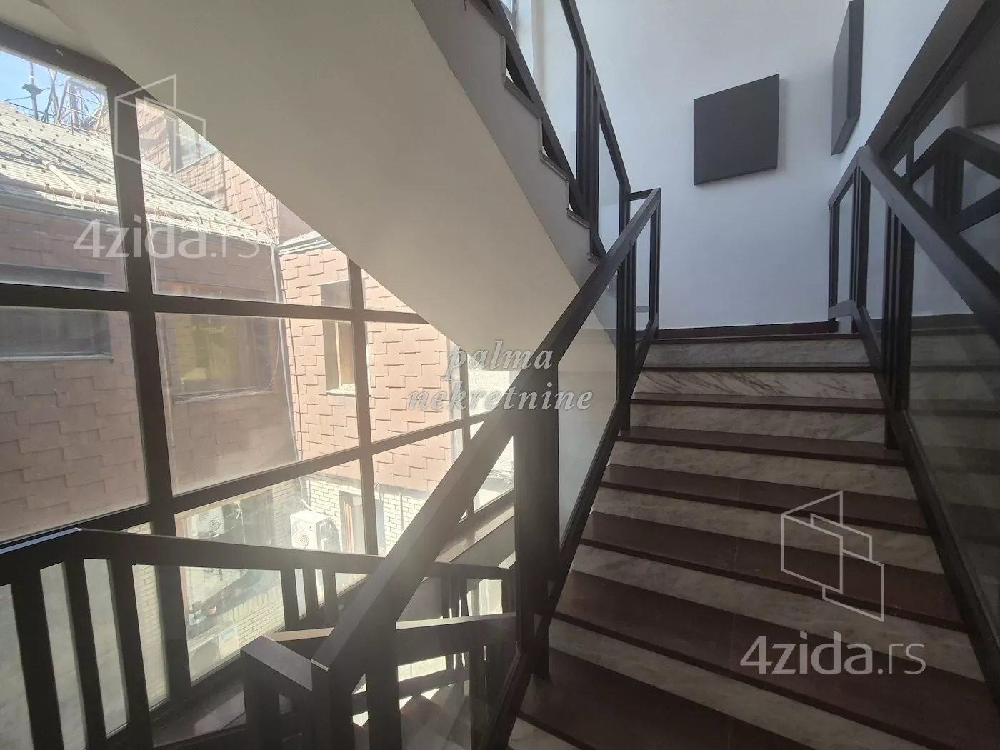 Lokal | 4zida