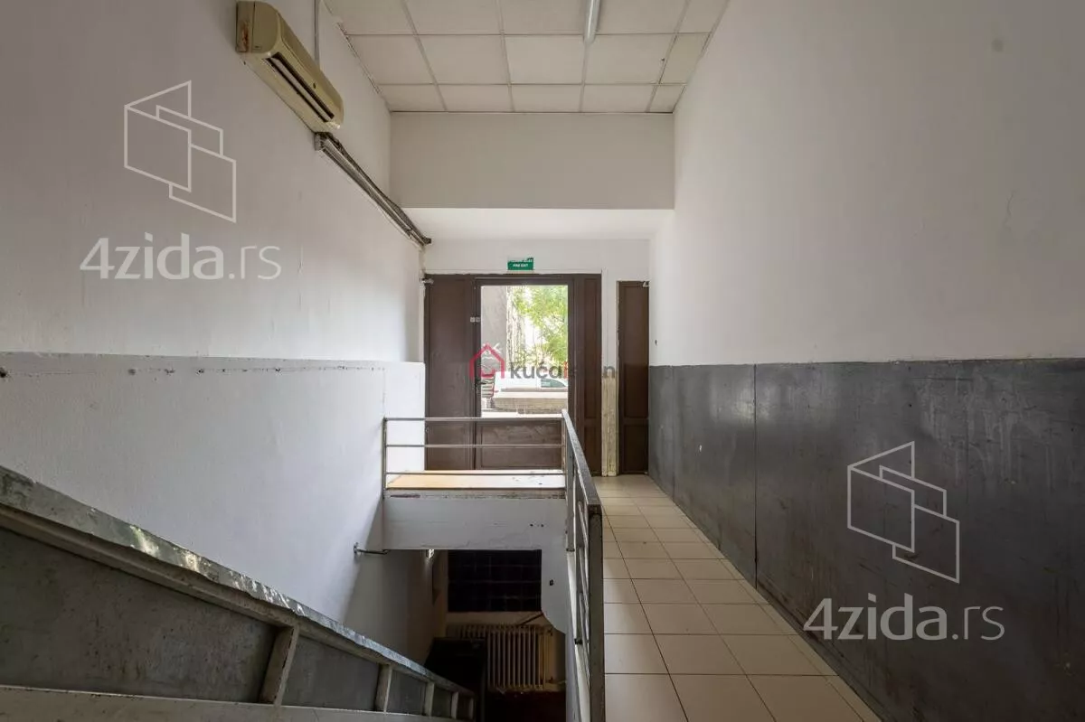 Lokal | 4zida