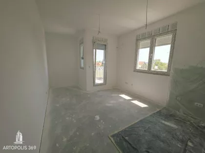 Surčin (mesto) | 4zida.rs