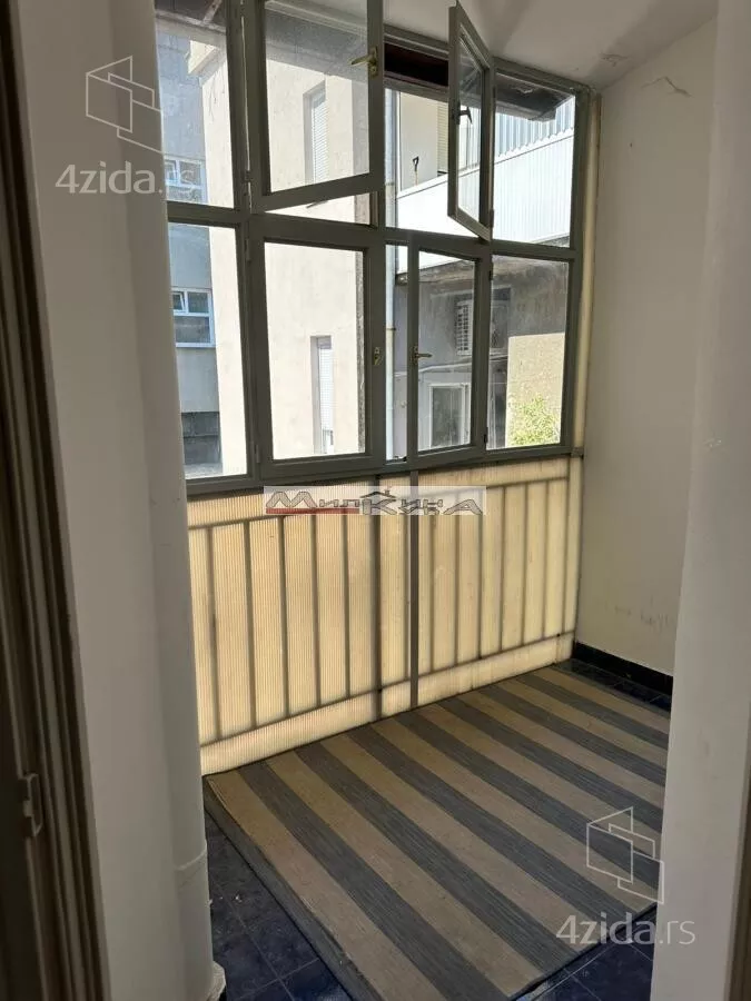Četvoroiposoban stan | 4zida