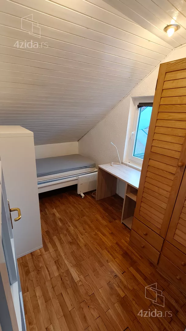 Četvoroiposoban stan | 4zida