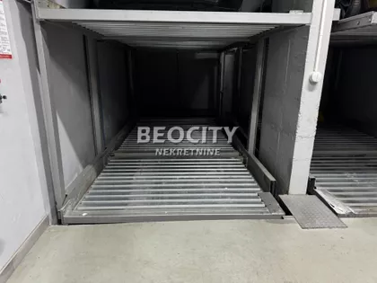 Vukice Mitrović | 4zida.rs