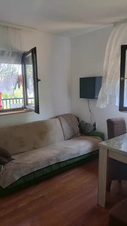 Pločnička 1B | 4zida.rs