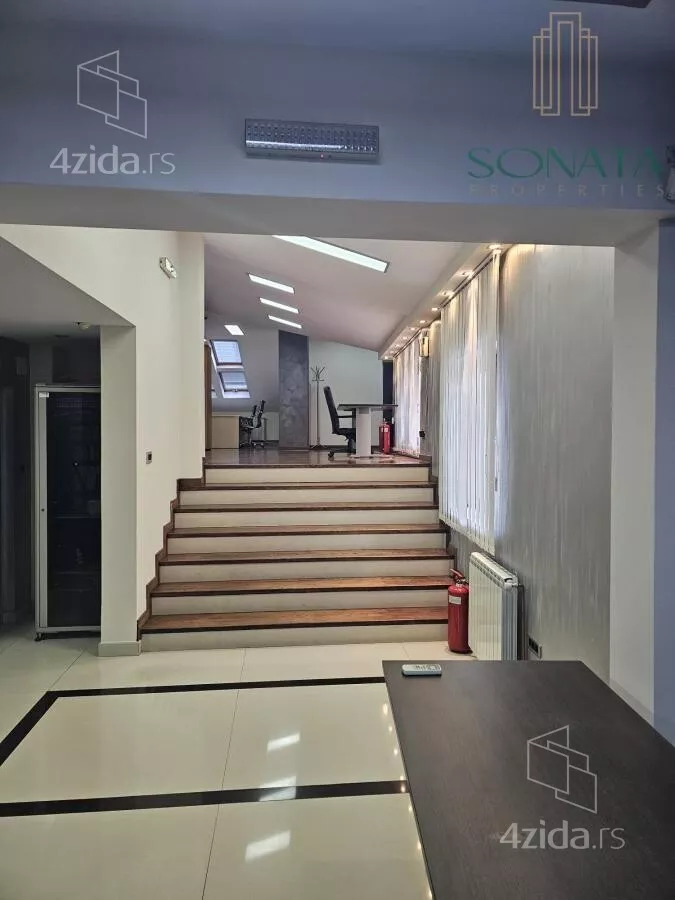 Poslovni prostor | 4zida