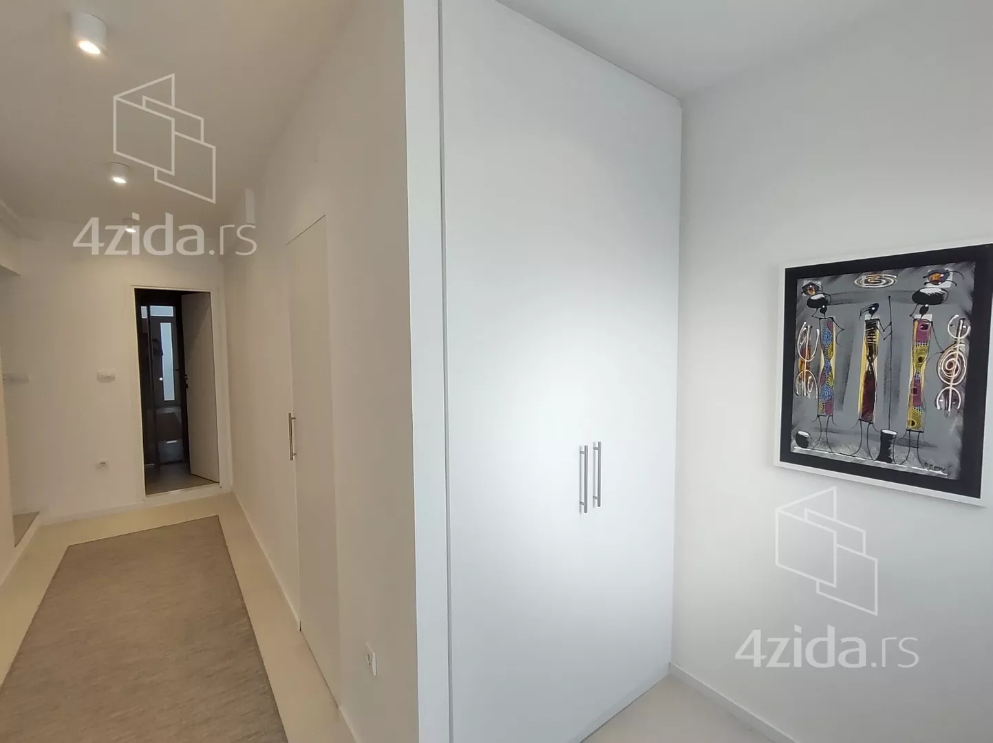 Petosoban stan | 4zida