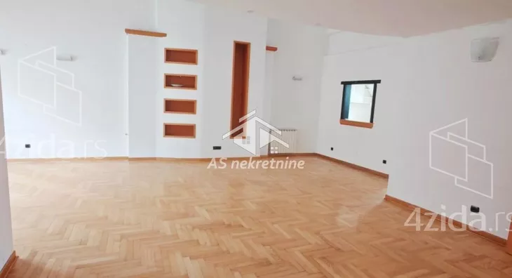 Šestosoban stan | 4zida