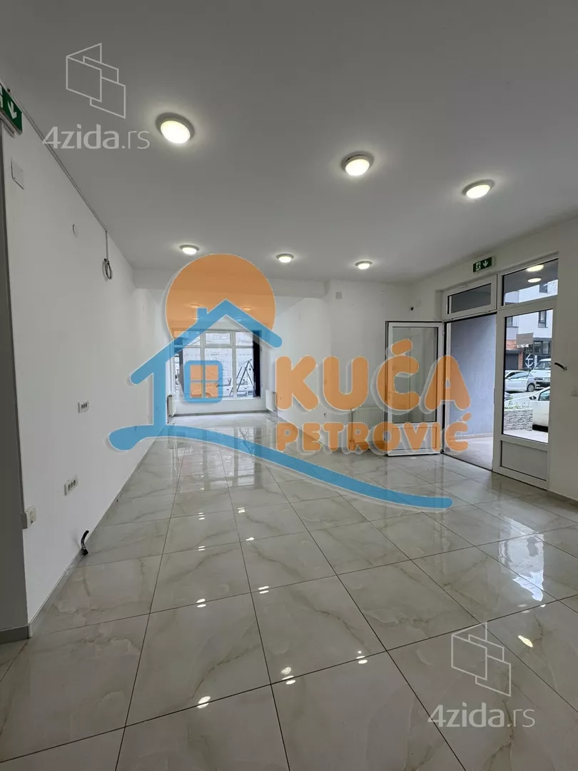 Lokal | 4zida