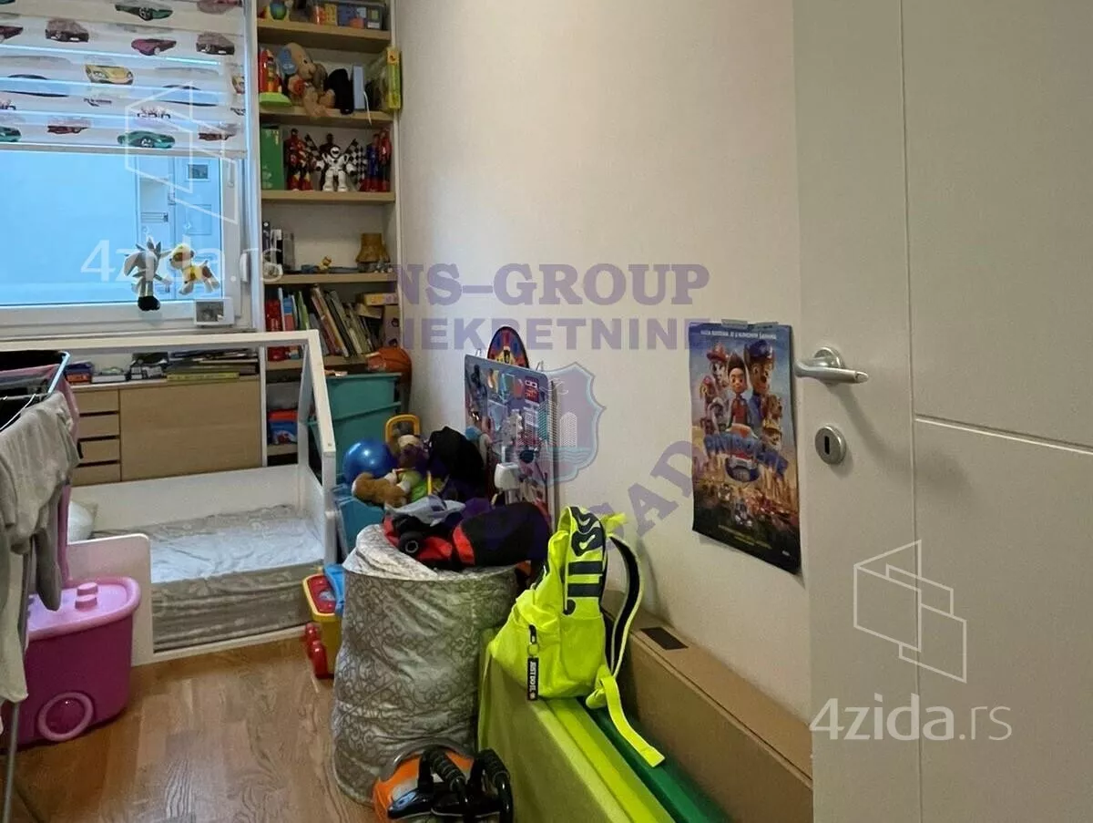 Četvorosoban stan | 4zida