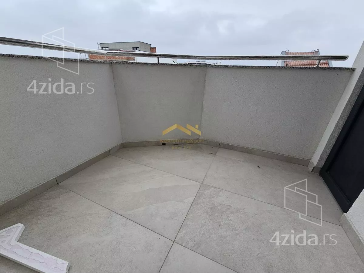 Petosoban stan | 4zida