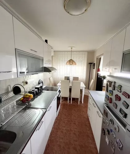 Jurija Gagarina bb | 4zida.rs