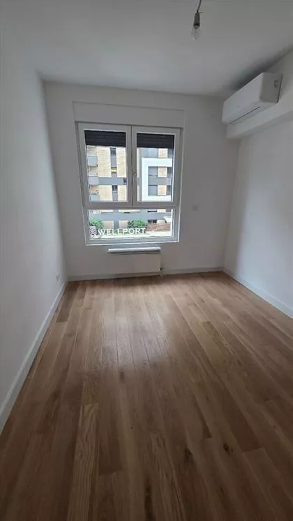 Tadije Sondermajera | 4zida.rs