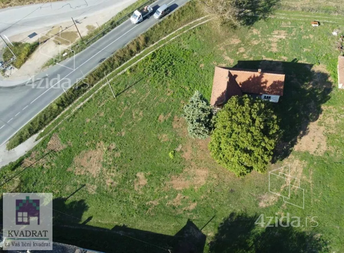 Plac | 4zida