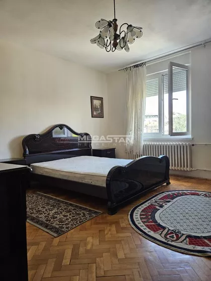 Ustanička | 4zida.rs