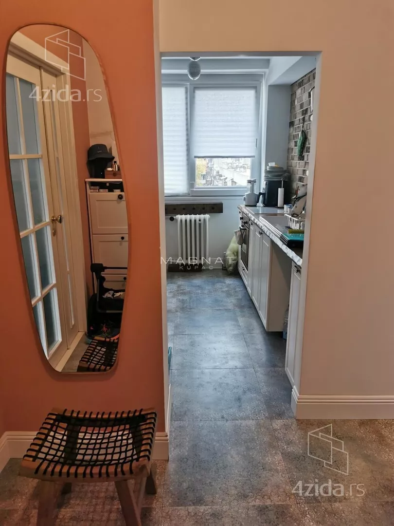 Četvoroiposoban stan | 4zida