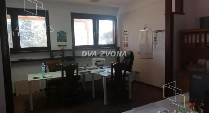 Poslovna zgrada | 4zida