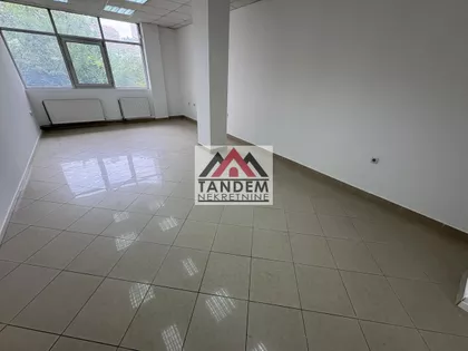 Crveni Pevac | 4zida.rs
