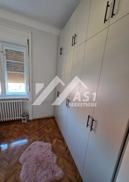 Grčkoškolska | 4zida.rs