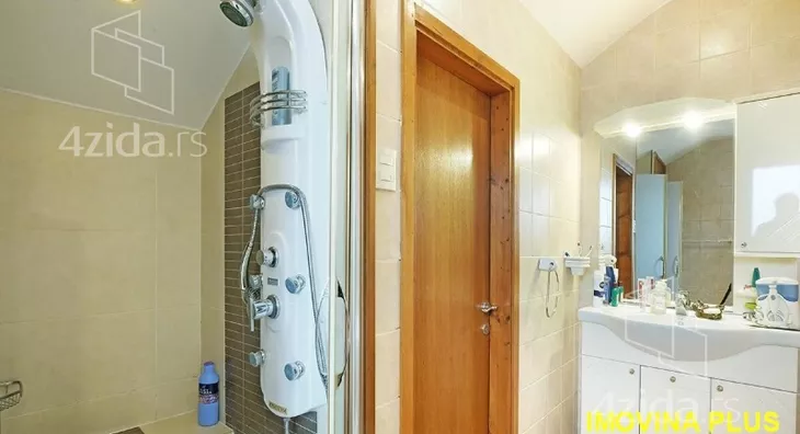 Šestosoban stan | 4zida