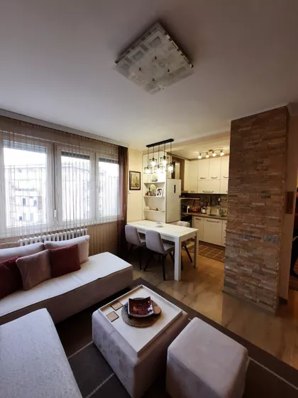 Gradske lokacije | 4zida.rs