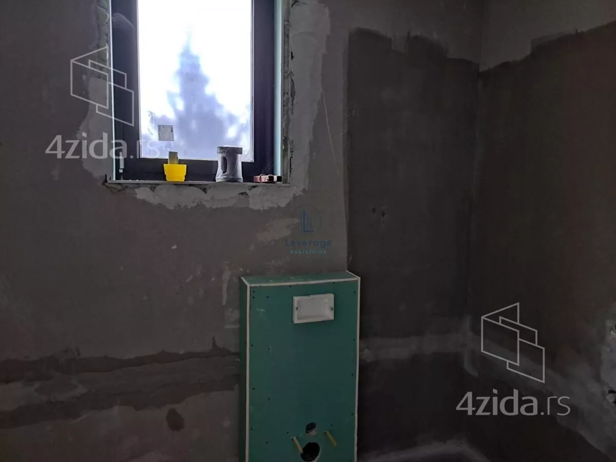 Četvoroiposoban stan | 4zida