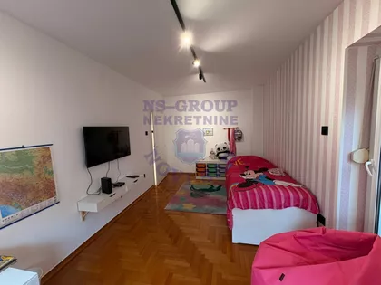 Cara Dušana | 4zida.rs