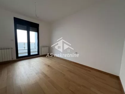 Autokomanda | 4zida.rs