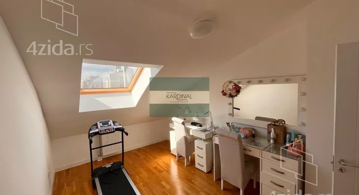 Petosoban stan | 4zida