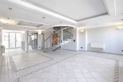 Krunski Venac | 4zida.rs