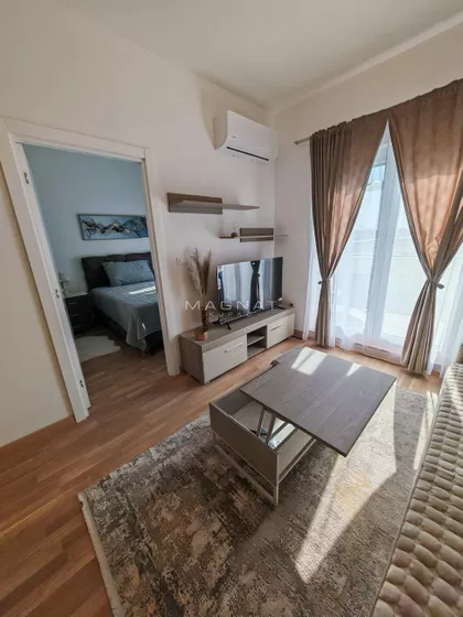 Zire Adamovića | 4zida.rs