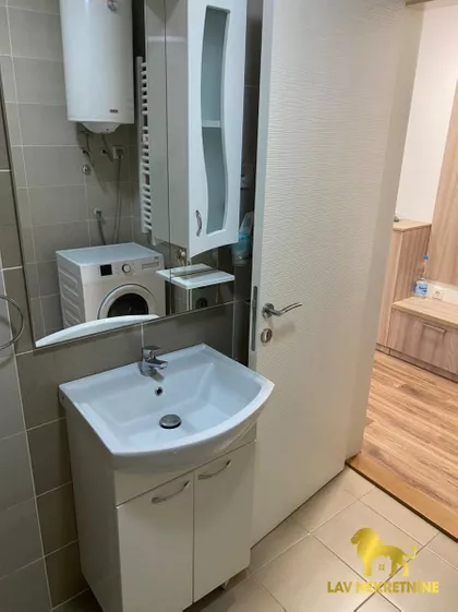 NOVA ULICA | 4zida.rs