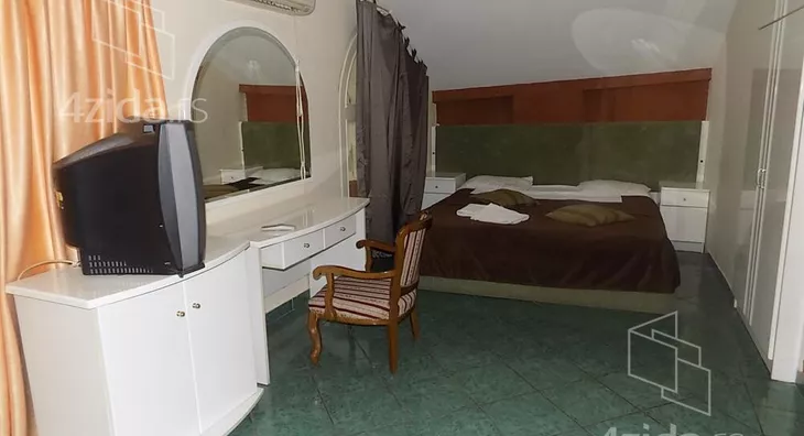 Poslovna zgrada | 4zida