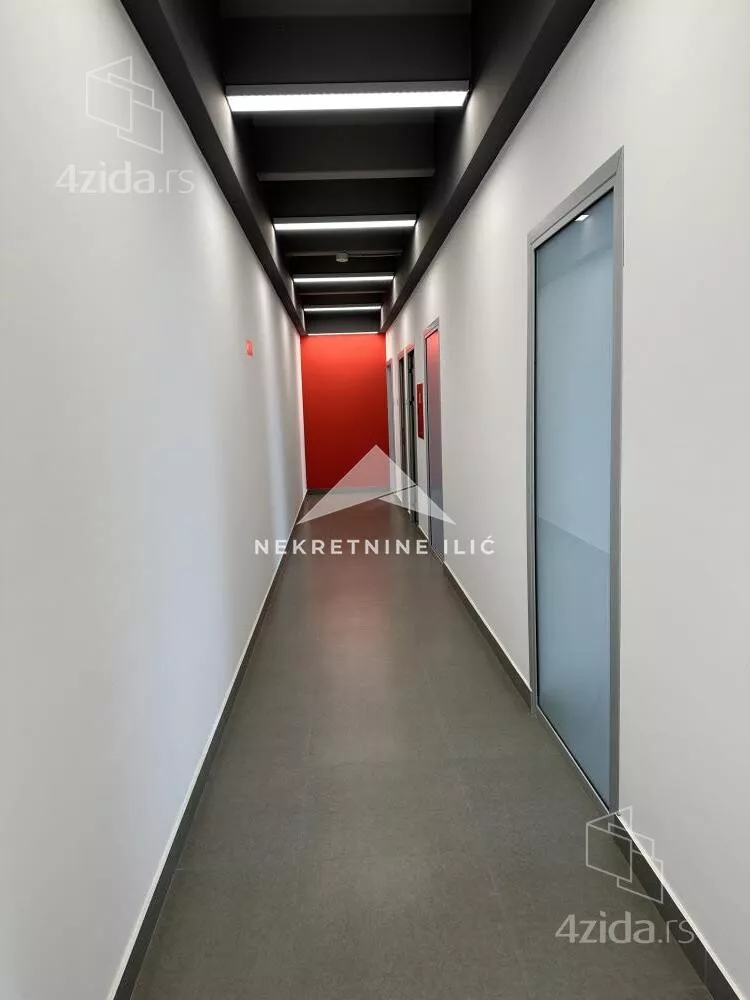 Poslovna zgrada | 4zida