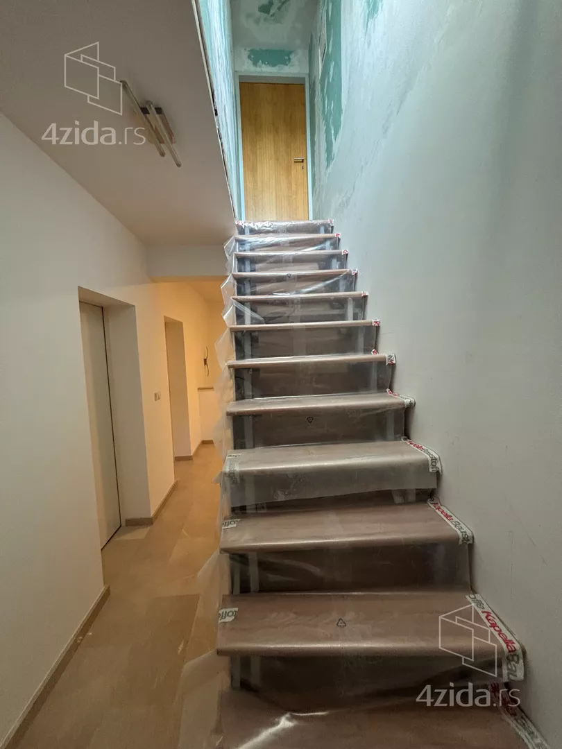 3-etažna kuća | 4zida