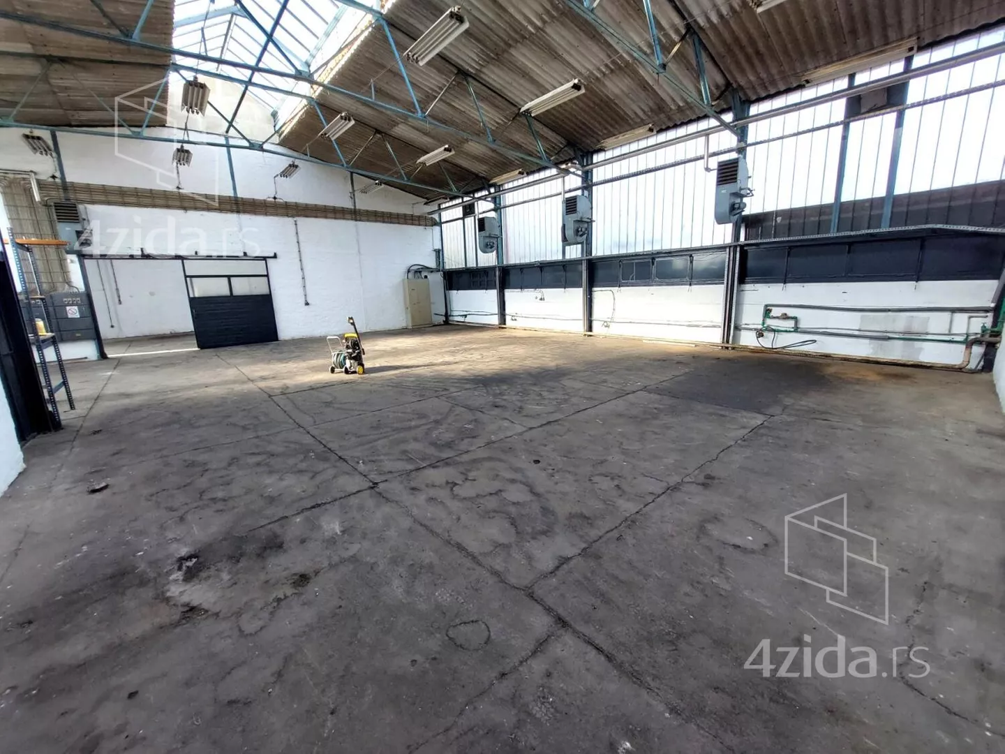 Poslovni prostor | 4zida