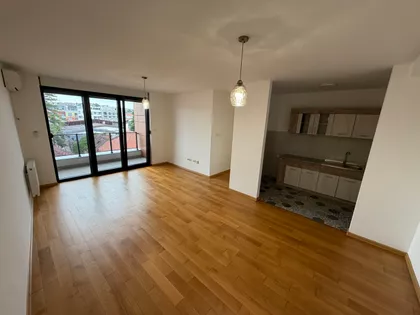 Karađorđeva 32 | 4zida.rs