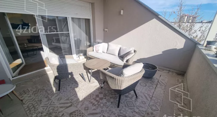 Petosoban stan | 4zida