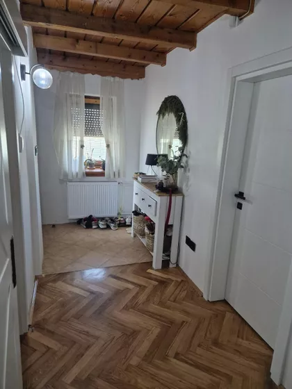 Jarkovci | 4zida.rs