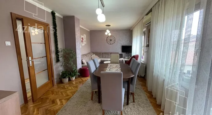 Troiposoban stan | 4zida