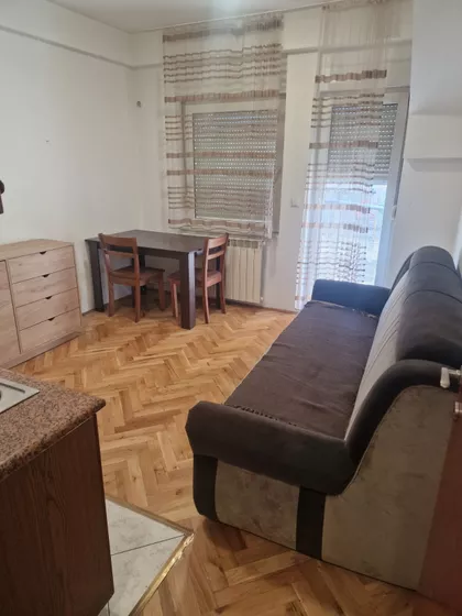 Zmaj Jovina | 4zida.rs