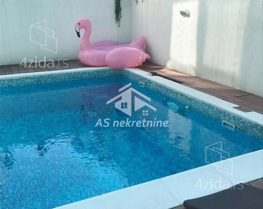 Četvoroiposoban stan | 4zida