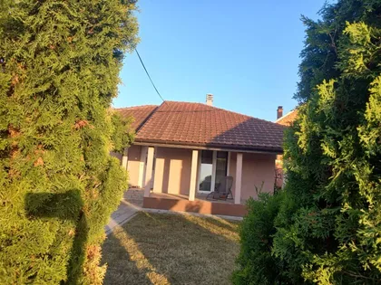 Okolne lokacije | 4zida.rs