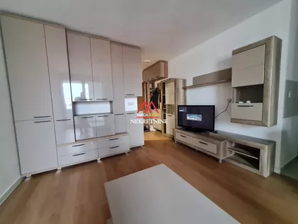 Heroja Pinkija | 4zida.rs