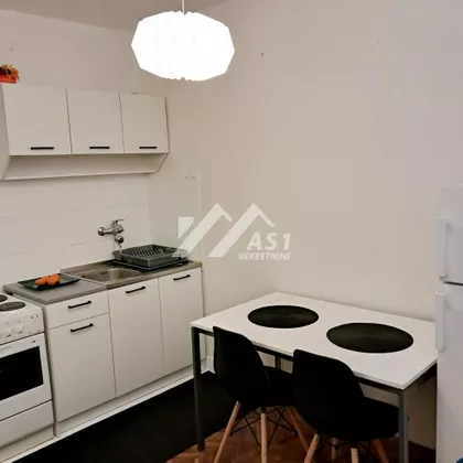 Valentina Vodnika | 4zida.rs