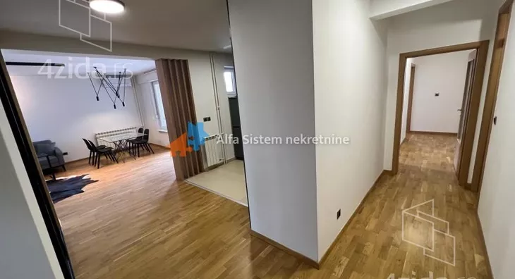 Četvoroiposoban stan | 4zida