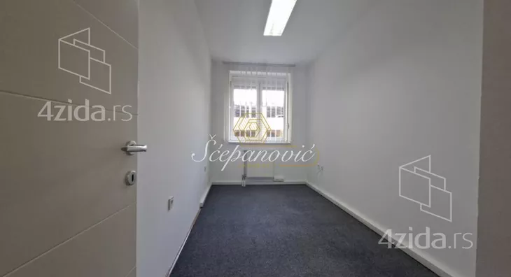 Poslovna zgrada | 4zida