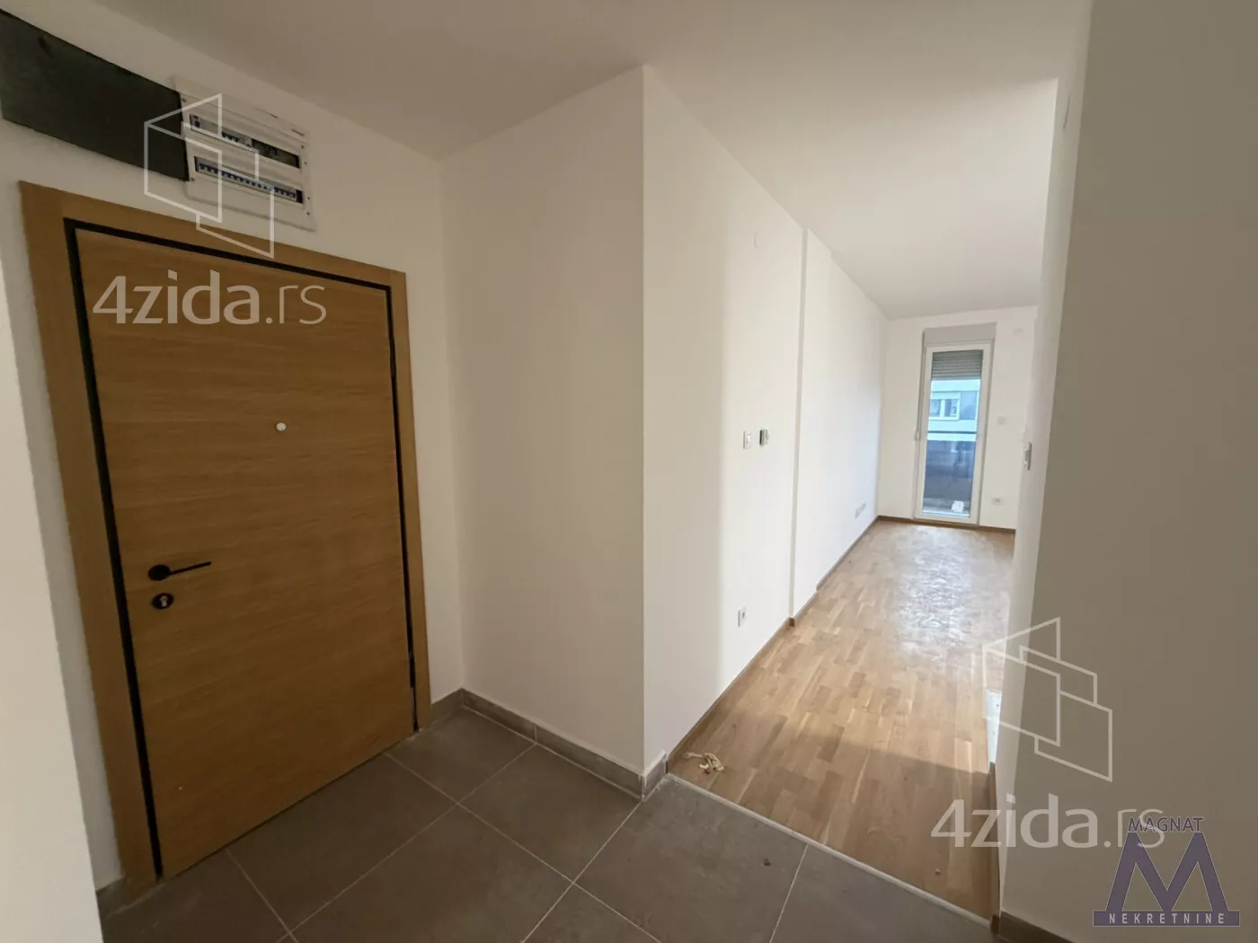 Troiposoban stan | 4zida