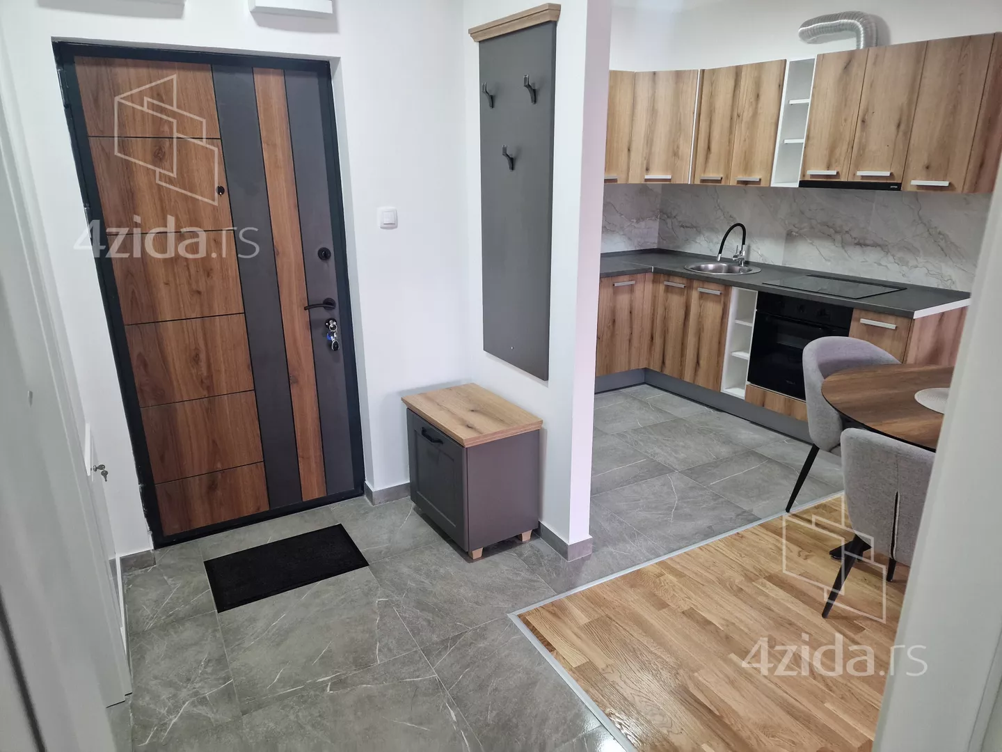 Jednoiposoban stan | 4zida