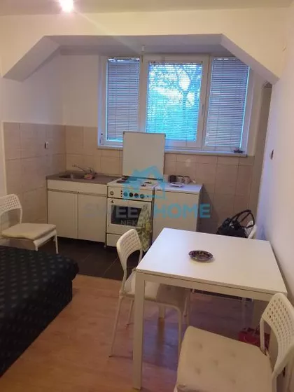 Jovana Popovića | 4zida.rs