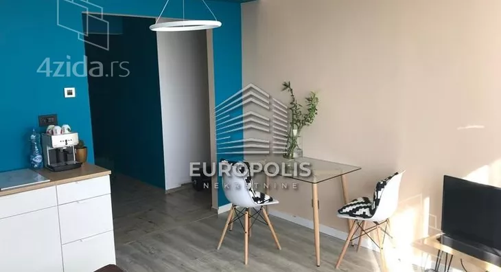 Četvoroiposoban stan | 4zida